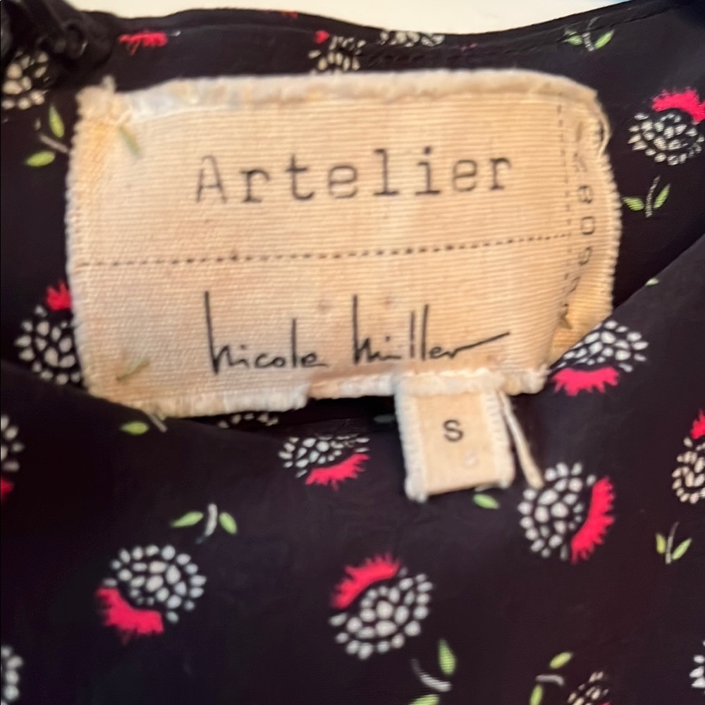 Artelier by Nicole Miller Floral Top